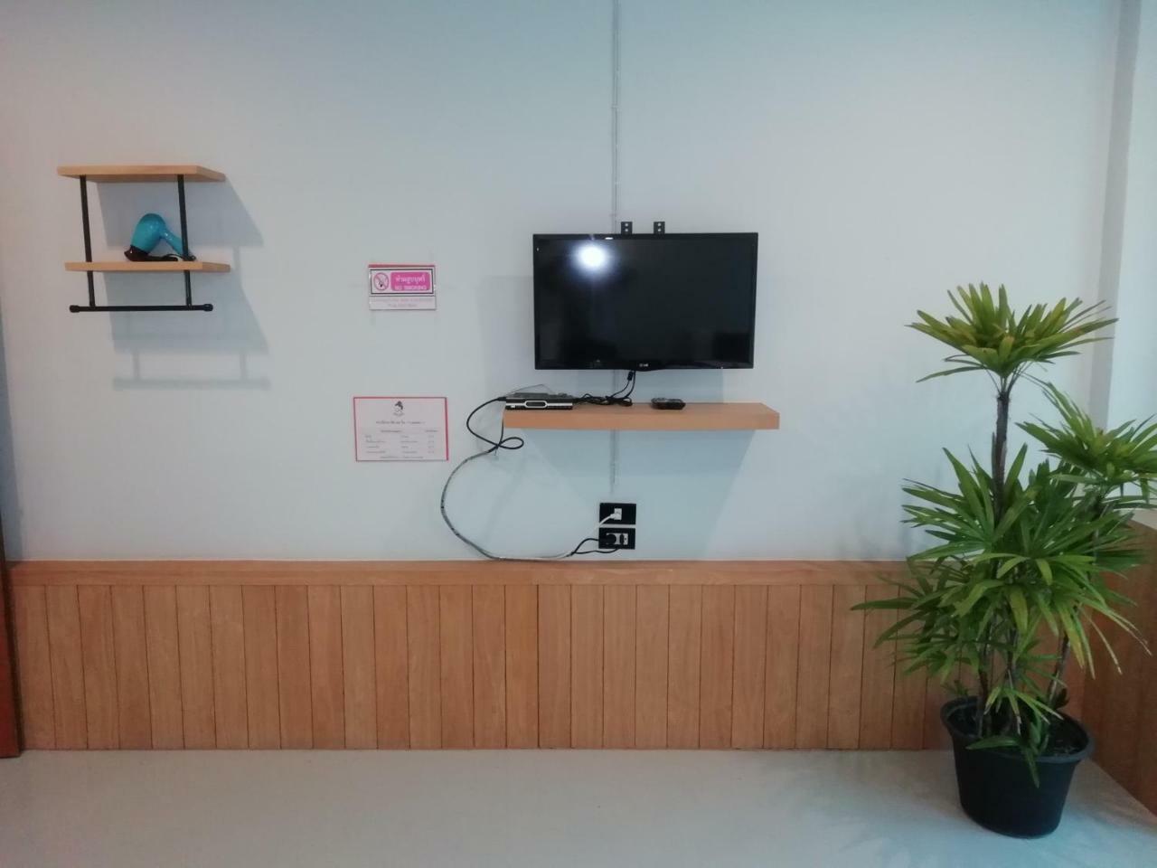 リトル ランナー カフェ アンド プレミア ゲストハウス チエンマイ エクステリア 写真